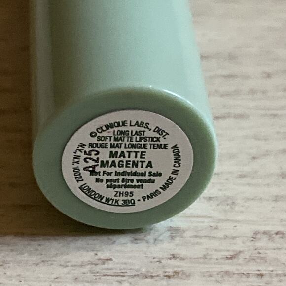 Clinique Long Last Soft Matte Lipstick "Matte Magenta" Green Tube New - Picture 3 of 3